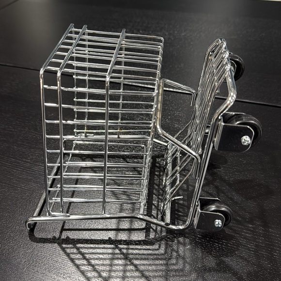 Miniature Silver Metal Rolling Functioning Shopping Cart - Picture 9 of 9